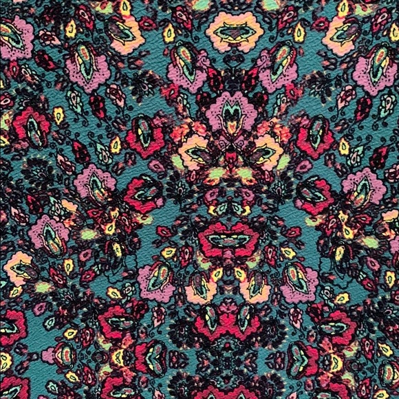 NWT LuLaRoe Cassie Pencil Skirt - Picture 2 of 4